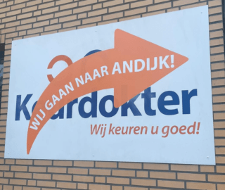 Verhuizing naar Andijk gevelbord